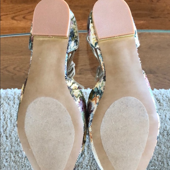 Steve Madden - Picture 3 of 7